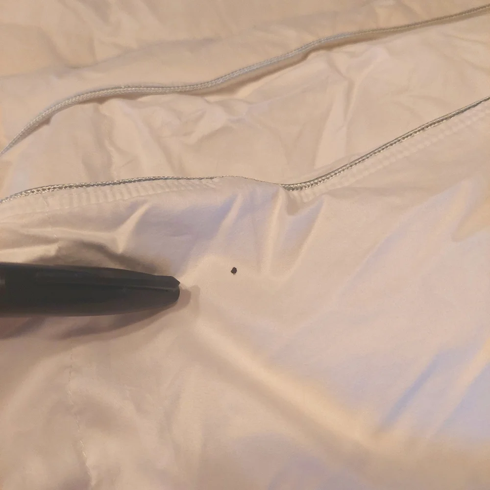Down Alternative Comforter! Sz. Queen (Z21)